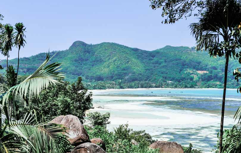 côte ouest Mahé aux îles Seychelles